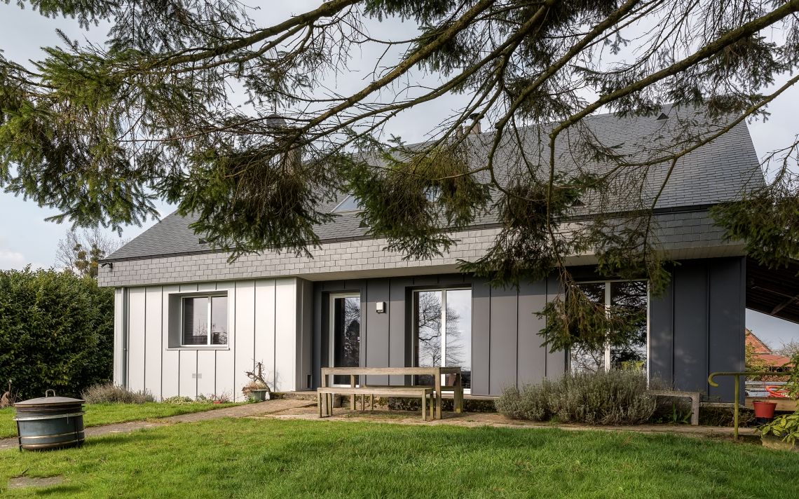 embelissement et Isolation par l’extérieur de 3 façades d'une maison des années 70