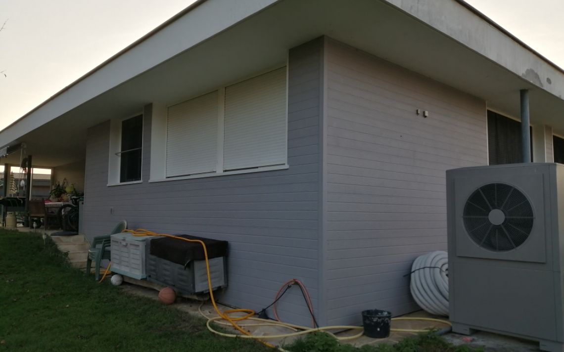 Isolation des murs par l'extérieur d'une maison de plain-pied
