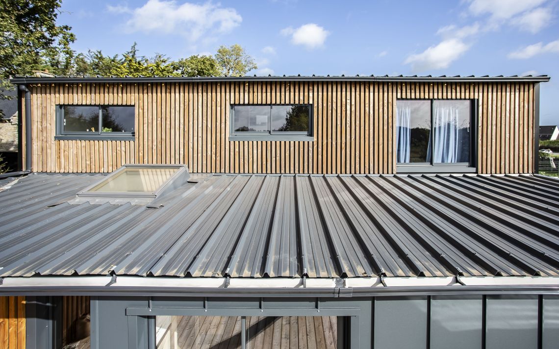 Isolation extérieure d’une maison container