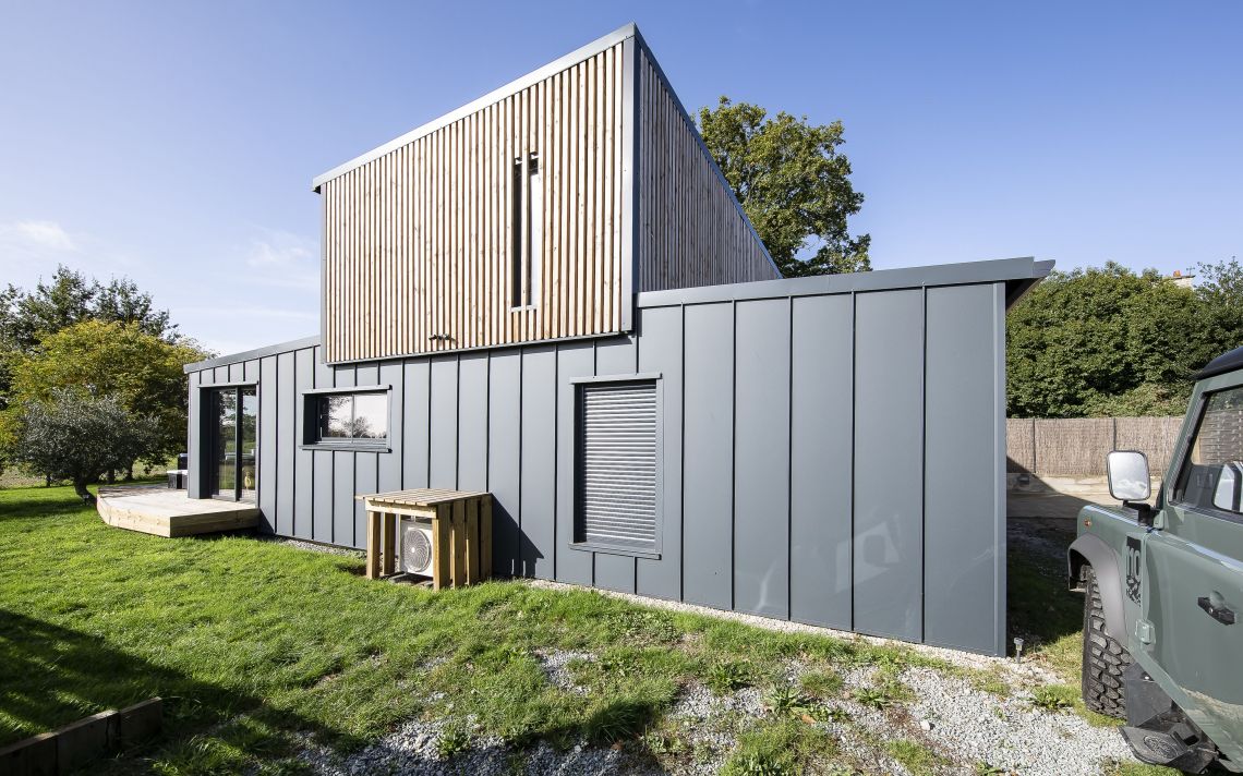 Isolation extérieure d’une maison container