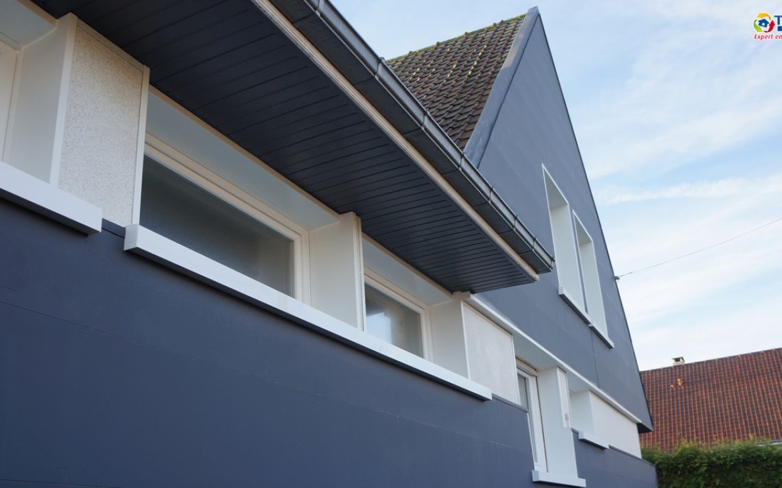 Isolation thermique et embellissement d'une grande maison avec jardin