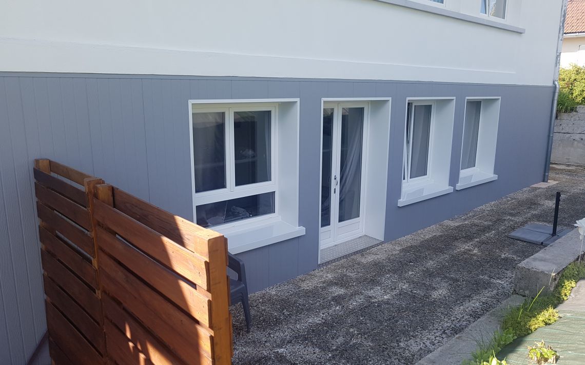 Isolation thermique et embellissement des façades d'un gite