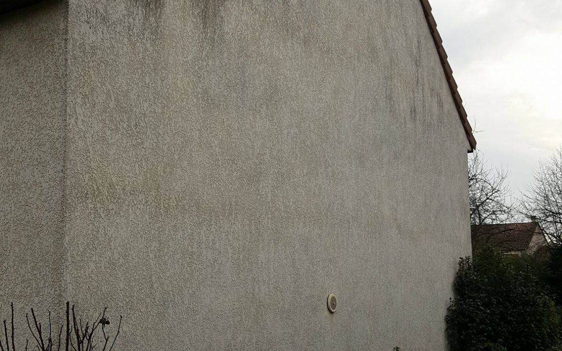 Ravalement et isolation du pignon d'une maison dans l'Essone