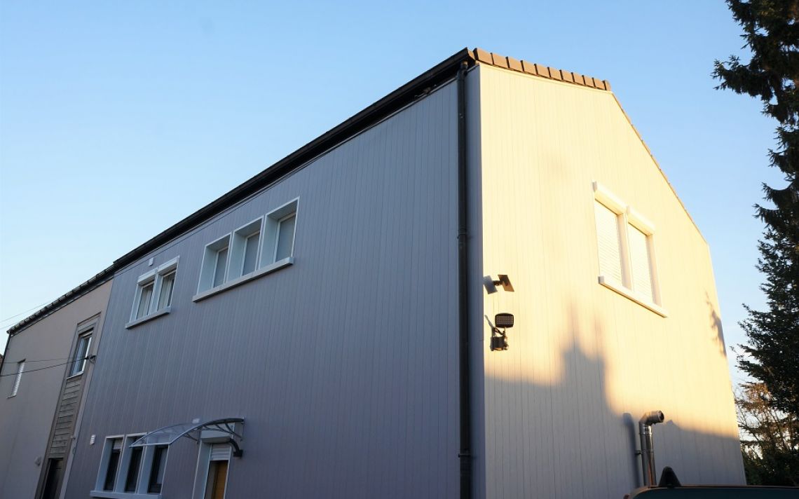 Rénovation thermique d'une maison en acier totalemement dépourvue d'isolation