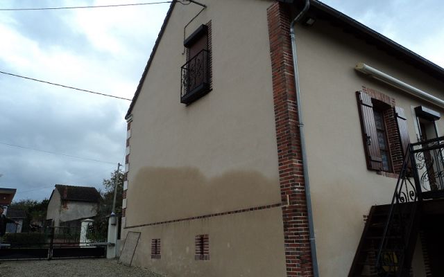 Protection contre l'humidité d'une maison dans le Cher