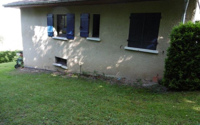 Une maison des années 80, plus moderne et mieux protégée